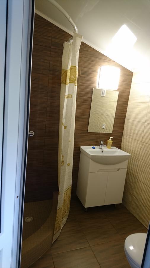 Guest House Dacha Karolino-Buhaz Bagian luar foto