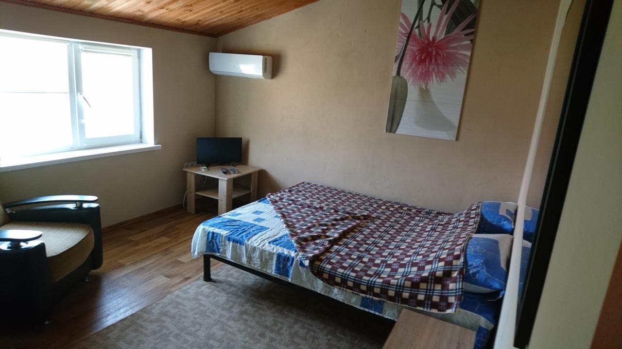 Guest House Dacha Karolino-Buhaz Bagian luar foto