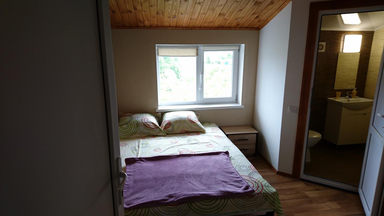 Guest House Dacha Karolino-Buhaz Bagian luar foto