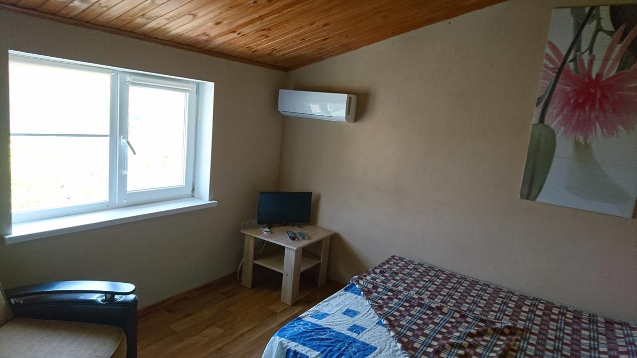 Guest House Dacha Karolino-Buhaz Bagian luar foto