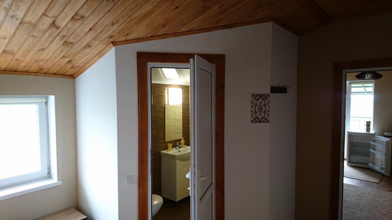 Guest House Dacha Karolino-Buhaz Bagian luar foto