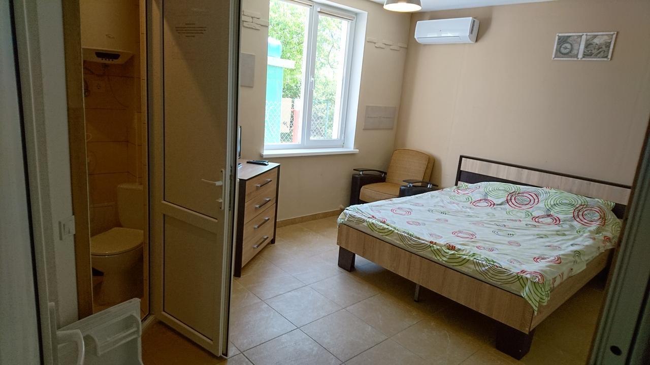 Guest House Dacha Karolino-Buhaz Bagian luar foto