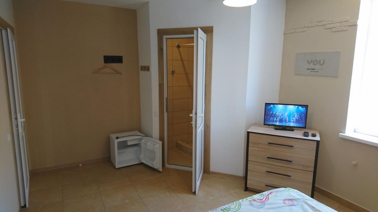 Guest House Dacha Karolino-Buhaz Bagian luar foto