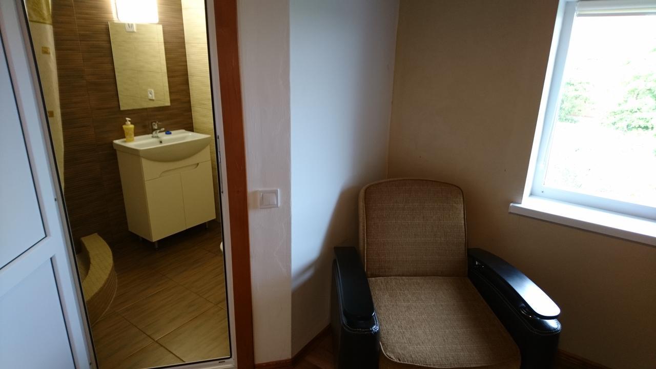 Guest House Dacha Karolino-Buhaz Bagian luar foto