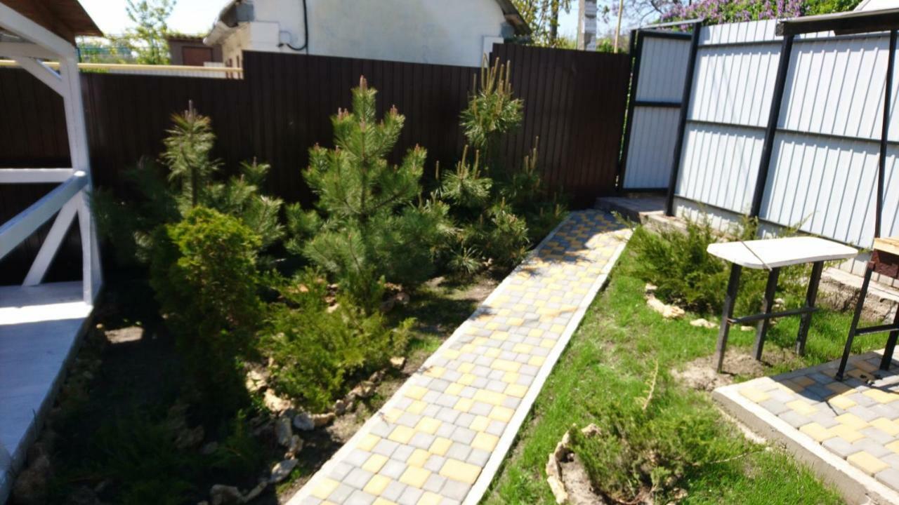 Guest House Dacha Karolino-Buhaz Bagian luar foto